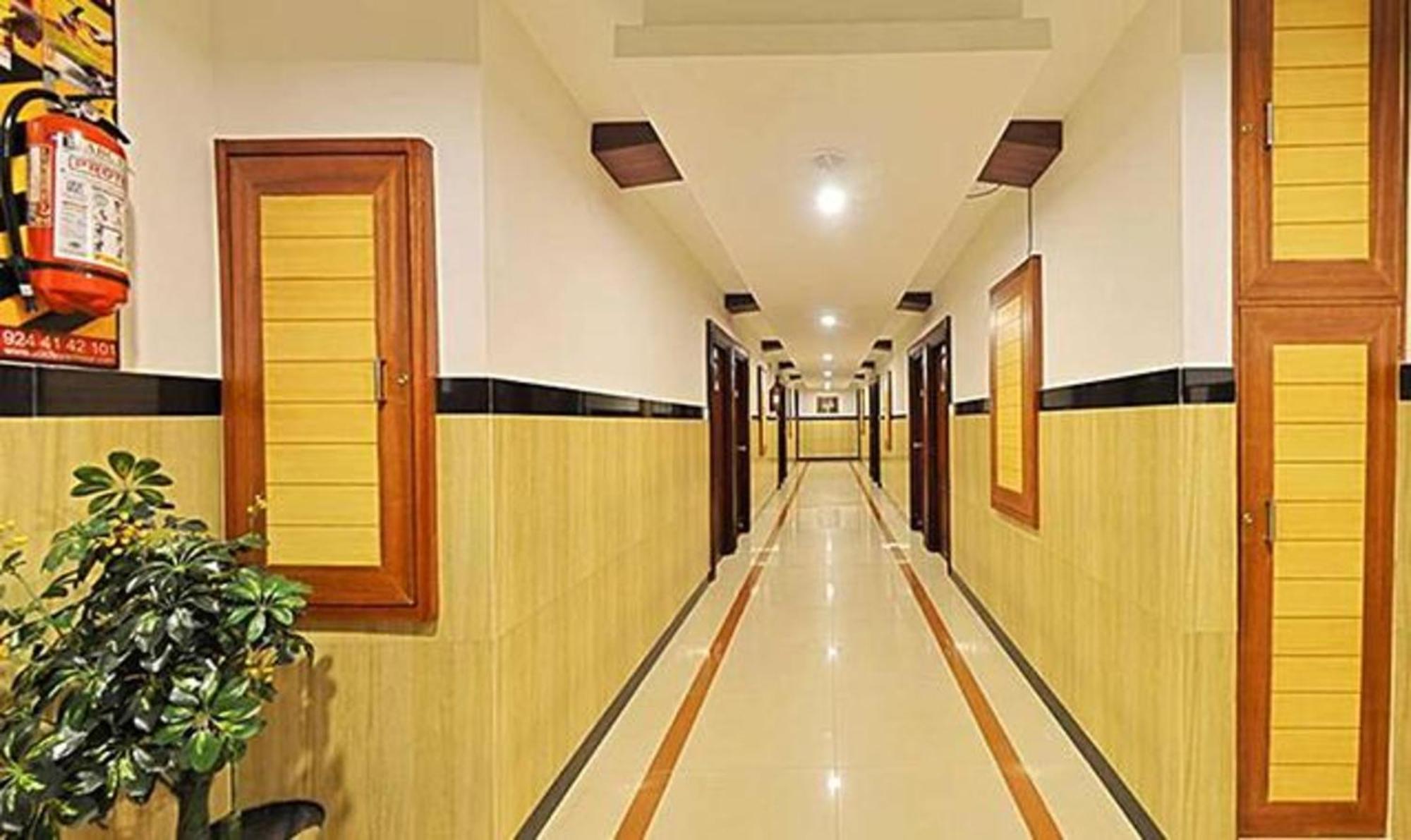 מלון אוטי Ponmariresidency מראה חיצוני תמונה